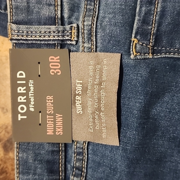 Torrid Jeans woman size 30R NWT - Picture 2 of 5